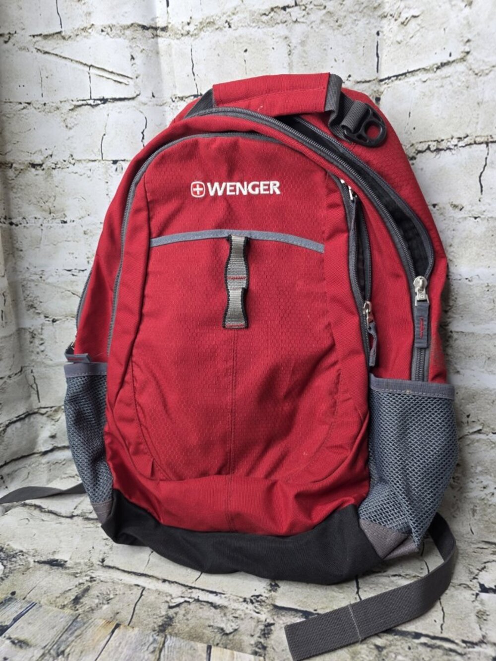 Swiss Army Wenger Red and Black  Multi Pocket Backpack Zip Closures